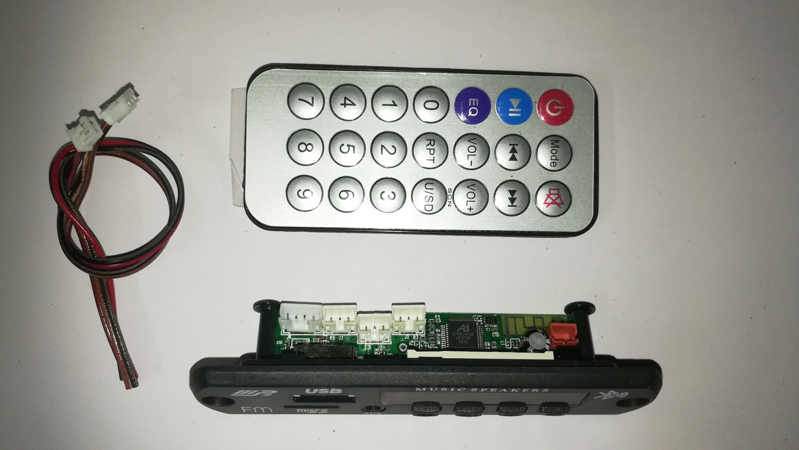 USB/SD/BT Micro Enceinte MyDJ ECHO07 autonome batterie à LED Télécommande 200W 8 